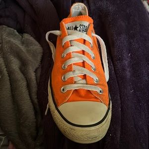 Orange converse all star size 7 shoe